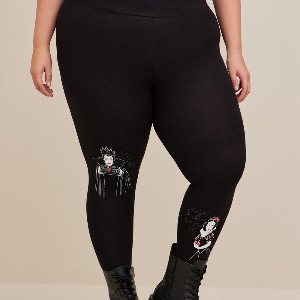 Torrid Size 4 (26) Disney Snow White & Evil Queen Crop Legging - Picture 2 of 5